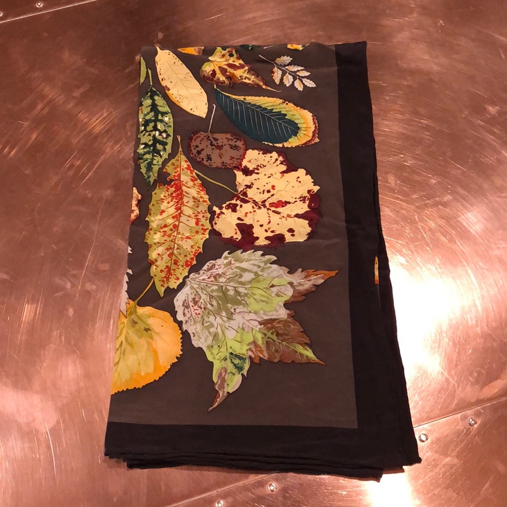 Autumn theme scarf